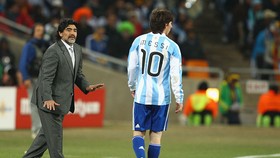 Diego Maradona và Lionel Messi
