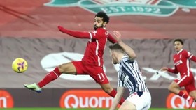 Mo Salah bỏ qua cơ hội ở hiệp đầu