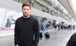 Leo Messi phải hoãn chuyến bay trở lại Barcelona