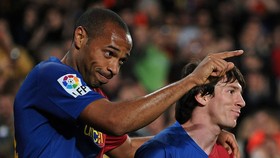 Thierry Henry từng sánh vai với Messi trong đội hình siêu mạnh ở Barcelona