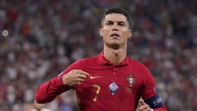 PSG sẽ tiếp nhận Cristiano Ronaldo vào mùa hè tới
