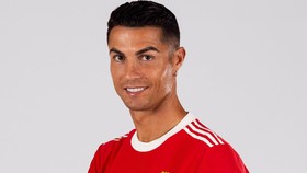 Ronaldo trong màu áo đỏ