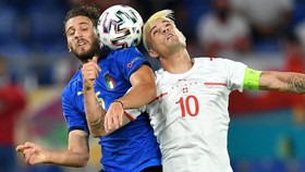 Italy và Thụy Sĩ đanhg cạnh tranh quyết liệt ngôi đầu bảng