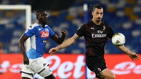 Zlatan Ibrahimovic không giúp AC Milan đánh bại được Napoli