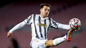 Aaron Ramsey sẵn sàng trở lại Premier League
