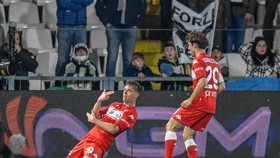 Piatek ăn mừng bàn thắng mở tỷ số vào lưới Spezia