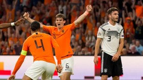 Hà Lan thử sức kình địch Đức