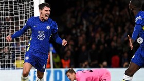 Christensen ăn mừng bàn thắng ở Chelsea