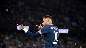 Neymar đang chuẩn bị hành trang rời Paris