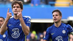 Marcos Alonso và Azpilicueta sẽ sớm sang khoác áo Barcelona