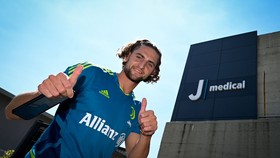 Adrien Rabiot sẽ ngồi chơi xơi nước ở Juventus cho hết hợp đồng