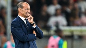Max Allegri bất lực trước sự sa sút của Juventus