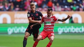 Bayern sa sút phong độ khi thua trên sân Augsburg
