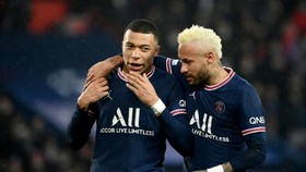 Kylian Mbappe và Neymar trở thành đối thủ của nhau trong phòng thay quần áo PSG