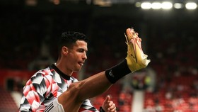 Ronaldo chờ nghe lệnh trừng phạt của Man United