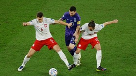 Leo Messi không ghi bàn mà còn sút hỏng quả 11m.