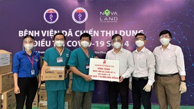 Saigon Co.op trao tặng vật phẩm y tế cho tuyến đầu chống dịch
