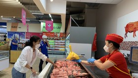 Co.opmart giảm giá thịt heo 34% bất chấp thị trường tăng giá