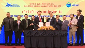 Mở rộng kết nối giáo dục quốc tế đến cộng đồng doanh nghiệp