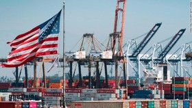 Bộ Thương mại Mỹ nâng tăng trưởng GDP quý 3