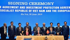Lễ ký kết Hiệp định Thương mại tự do (EVFTA) và Hiệp định Bảo hộ đầu tư (EVIPA) giữa Việt Nam và Liên minh Châu Âu chiều 30/6/2019 tại Hà Nội. - Ảnh: VGP