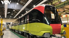 Đoàn tàu đầu tiên của tuyến metro Nhổn-Ga Hà Nội đang hoàn thiện tại nhà máy ở Pháp.