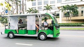 Một mẫu xe buýt mini ở TPHCM do doanh nghiệp tư nhân khai thác.