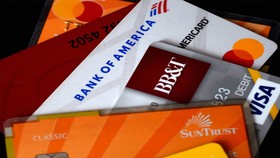 Mỹ: Các ngân hàng nới lỏng hạn chế với thẻ tín dụng