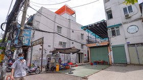Vị trí xây dựng nhà ga metro số 2 Bến Thành - Tham Lương đoạn qua quận 3 mới chỉ giải tỏa được vài căn nhà - Ảnh: QUANG ĐỊNH