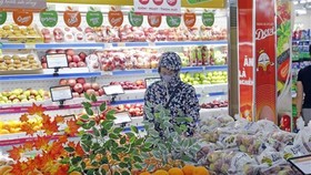 Lượng hàng hóa dồi dào tại một siêu thị ở Hà Nội. (Ảnh: Trần Việt/TTXVN)