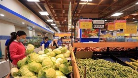 Các mặt hàng rau củ trong một siêu thị tại Thành phố Hồ Chí Minh. (Ảnh: Tuấn Anh/TTXVN)