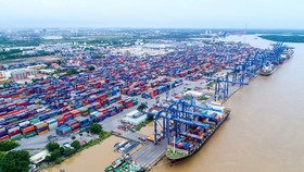 Bộ GTVT vừa quyết định thành lập 2 tổ công tác thực hiện kiểm tra, rà soát các loại giá dịch vụ tại cảng biển và giá cước vận tải biển quốc tế, nội địa tại khu vực Hải Phòng, Quảng Ninh, Bà Rịa - Vũng Tàu và TP.HCM.