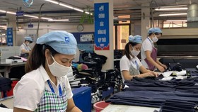 Công ty May 10 là một trong những đơn vị đầu tiên tại Hà Nội được nhận gói hỗ trợ từ Quỹ BHTN