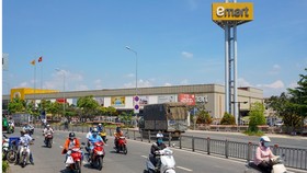 Siêu thị Emart nằm ở trung tâm quận Gò Vấp đã hoàn tất chuyển nhượng cho Tập đoàn Thaco vào tháng 9-2021. Ảnh: HOÀNG HÙNG