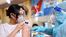 Học sinh TP.HCM từ 12-17 tuổi sẽ tiêm đủ 2 mũi vắc xin đến tháng 12 để có thể chuẩn bị trở lại trường học