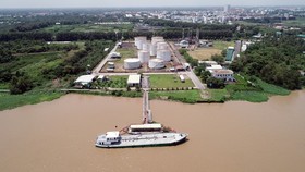 Một trong những hệ thống kho cảng xăng dầu của CTCP Thương mại Đầu tư Dầu khí Nam Sông Hậu. 