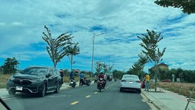 Những ngày qua, rất nhiều người dân ở TP.Đông Hà (Quảng Trị) lao theo cơn sốt đất đảo điên