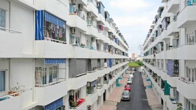 Một khu nhà giá rẻ trên địa bàn quận Bình Tân (TP.HCM) thu hút nhiều công nhân, viên chức quan tâm - Ảnh: TỰ TRUNG
