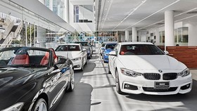 Xe ô tô nhập khẩu giảm mạnh dịp cận Tết