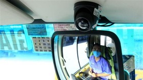 Camera được lắp đặt trên phương tiện vận tải của Công ty cổ phần xe khách Hoàng Hà. (Ảnh: Thế Duyệt/TTXVN)