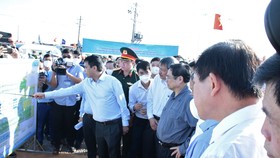 Kiểm tra dự án Long Thành, Thủ tướng yêu cầu đẩy nhanh tiến độ, ai không làm đứng sang bên.