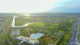 Không gian sống xanh của thành phố hiện đại bên sông Vàm Cỏ Đông.