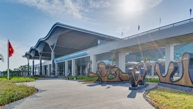 Mặt trước nhà ga Cảng hàng không quốc tế Cam Ranh. (Ảnh: Tiên Minh/TTXVN)