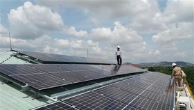 Bộ Công Thương: Tiếp tục triển khai dự án phát triển điện Mặt Trời, điện khí LNG đến 2030