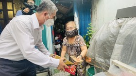 Phó Chủ tịch UBND TPHCM Ngô Minh Châu: TPHCM không để bà con thiếu ăn, thiếu mặc do dịch Covid-19