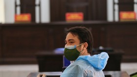 Bị cáo Lê Chí Thành lãnh 2 năm tù giam về tội chống người thi hành công vụ