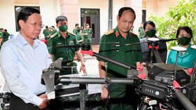 Chủ tịch UBND TPHCM Phan Văn Mãi: Quan tâm đào tạo, bồi dưỡng nhân lực làm công tác kỹ thuật trong quân đội