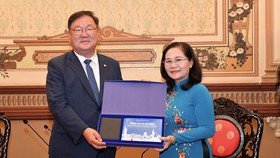 Chủ tịch HĐND TPHCM Nguyễn Thị Lệ tiếp Chủ tịch Hội Nghị sĩ Hữu nghị Hàn Quốc - Việt Nam