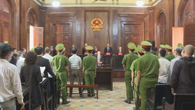 Phiên tòa xét xử bị cáo Nguyễn Khanh và đồng phạm sáng nay 21-9