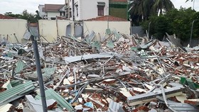 Dãy nhà trọ sai phép ở khu phố 4, phường Hiệp Bình Chánh (quận Thủ Đức) bị cưỡng chế tháo dỡ tháng 8-2017. 